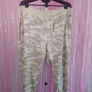 Women's Old Navy Camo Jogger Sweats